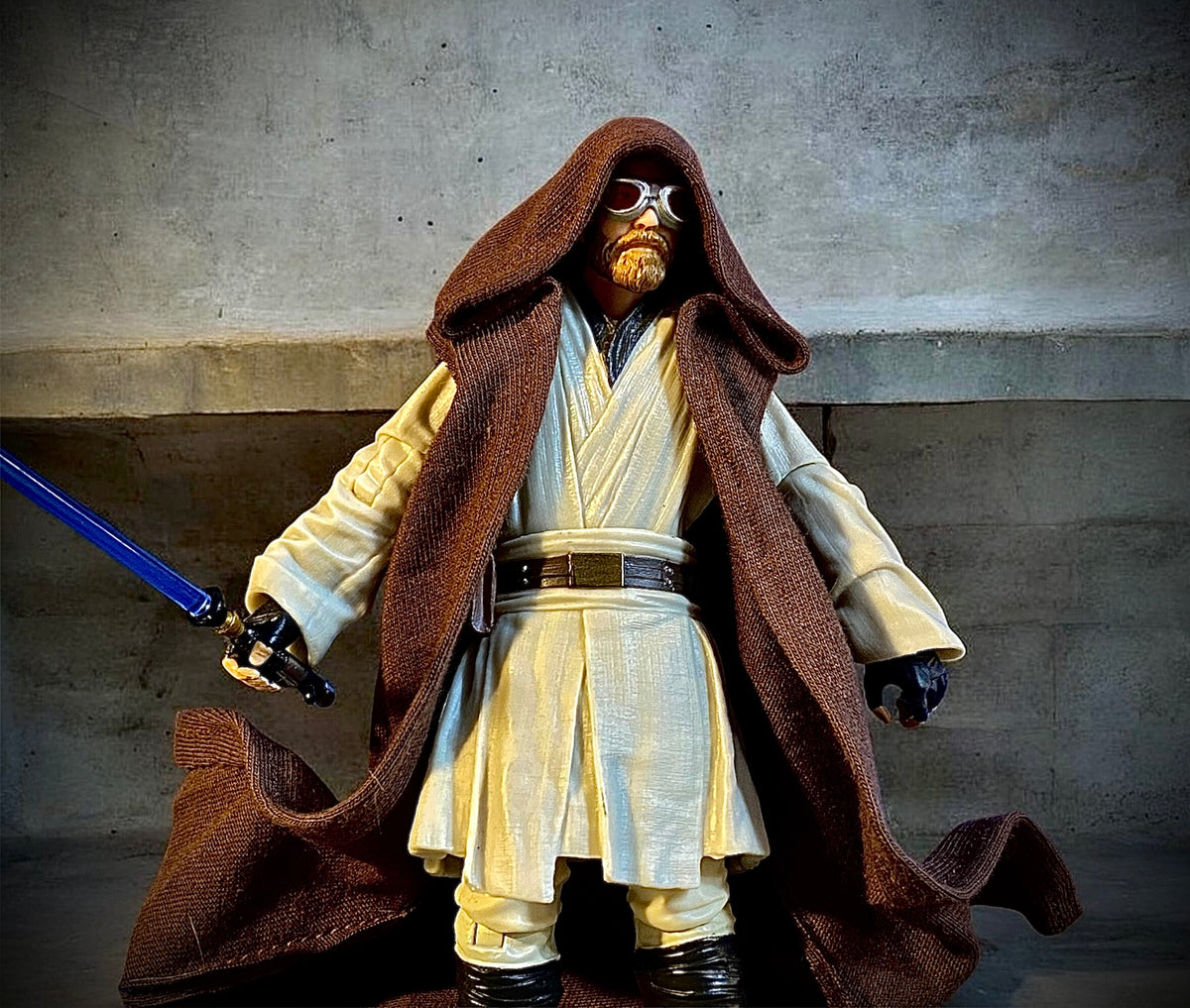 “Sneaky Ben” premium sleeveless wired action figure cloak.
